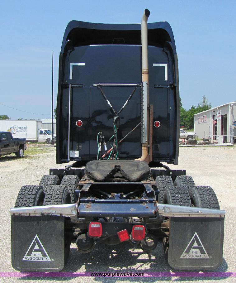 image for item 8265 1999 Kenworth T2000 semi truck