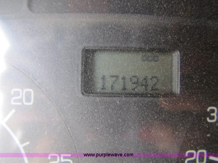 image for item 8265 1999 Kenworth T2000 semi truck