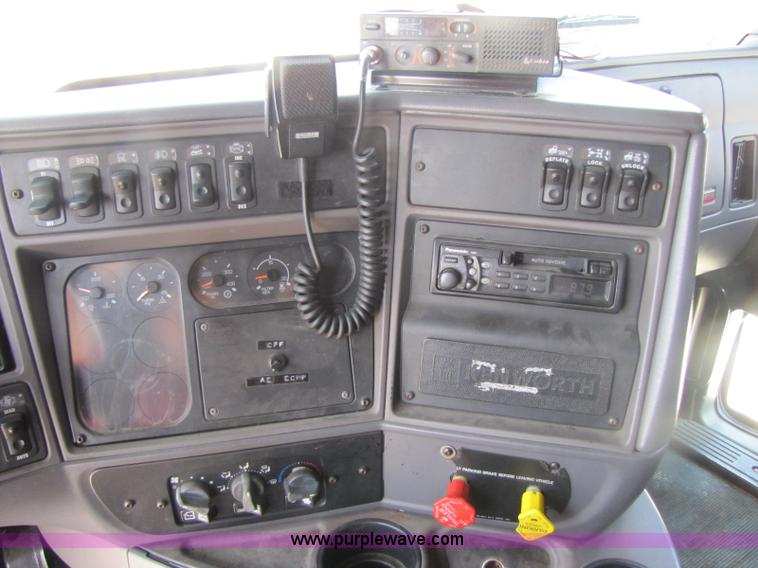 image for item 8265 1999 Kenworth T2000 semi truck