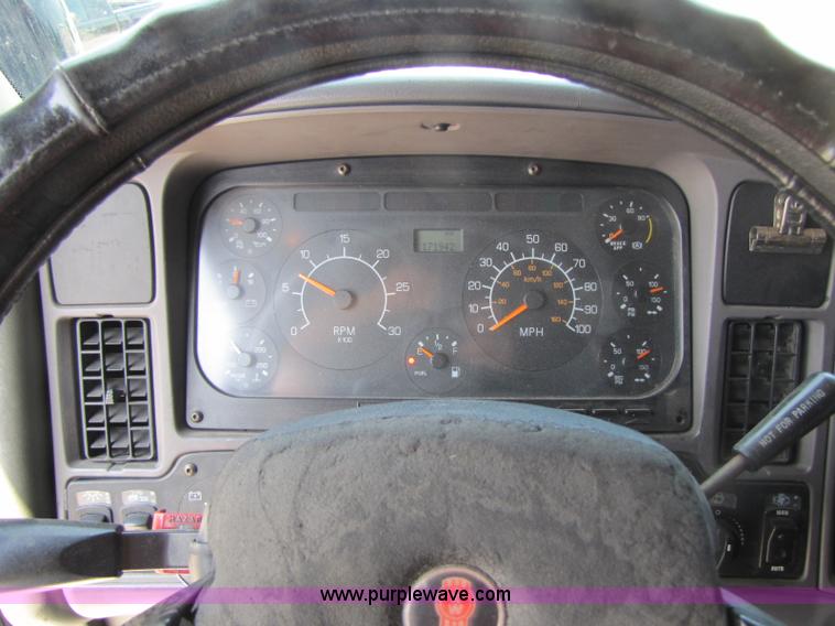 image for item 8265 1999 Kenworth T2000 semi truck