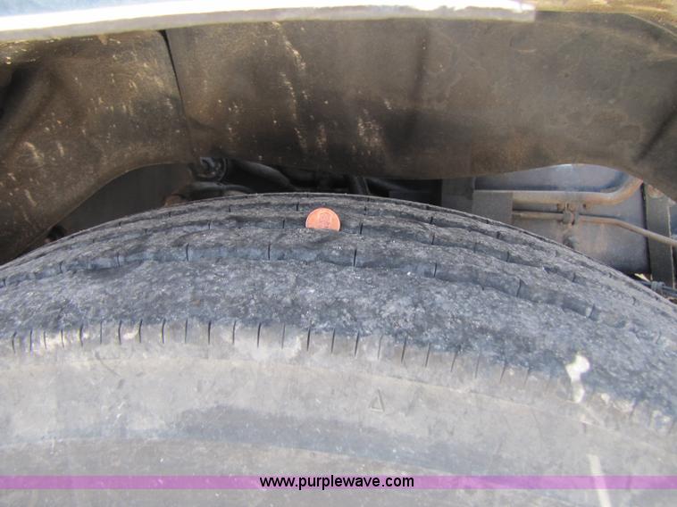 image for item 8265 1999 Kenworth T2000 semi truck