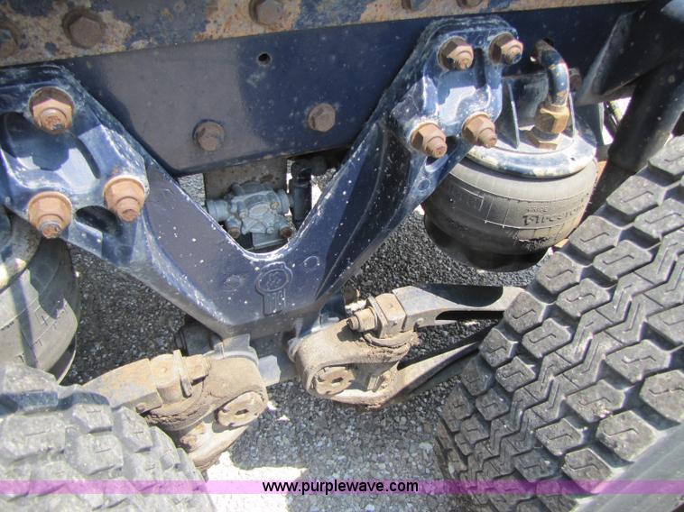 image for item 8265 1999 Kenworth T2000 semi truck