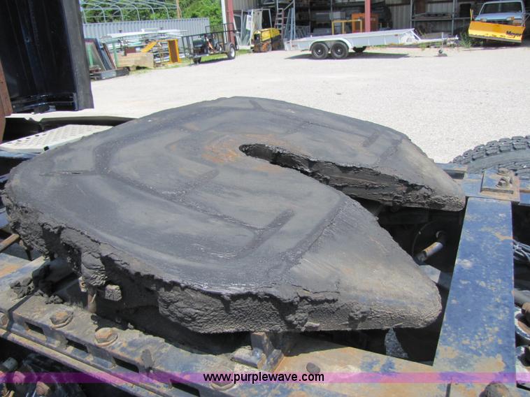 image for item 8265 1999 Kenworth T2000 semi truck