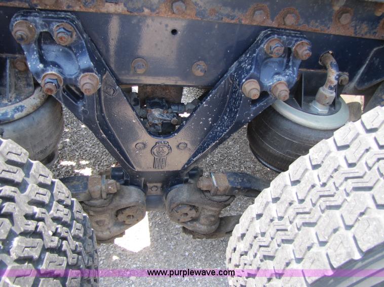 image for item 8265 1999 Kenworth T2000 semi truck