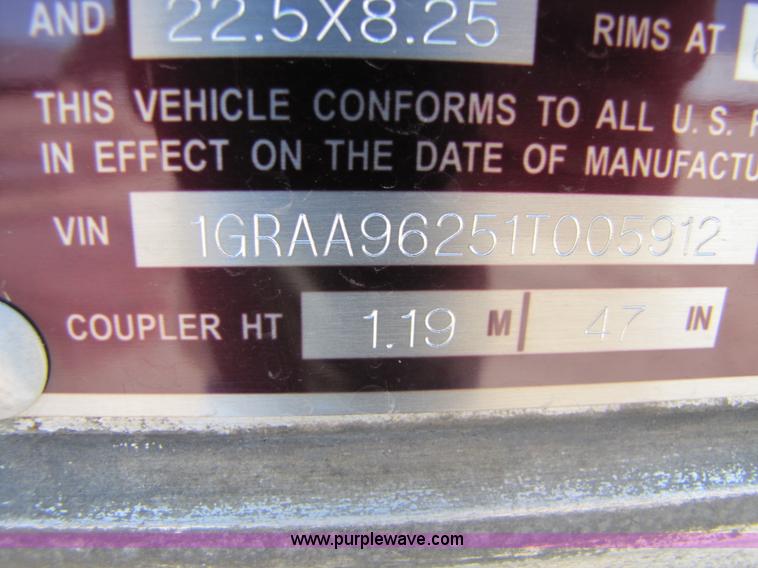 image for item 8488 2001 Great Dane 48' dry van semi trailer