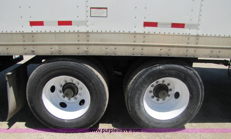 image for item 8490 2001 Great Dane 48' dry van semi trailer