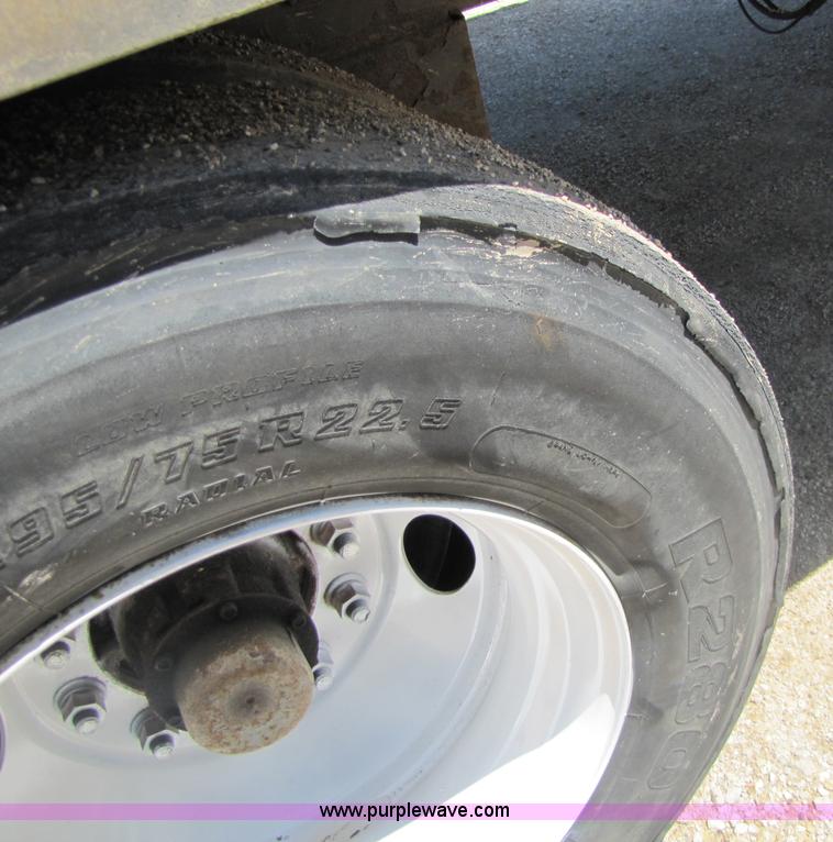 image for item 8490 2001 Great Dane 48' dry van semi trailer