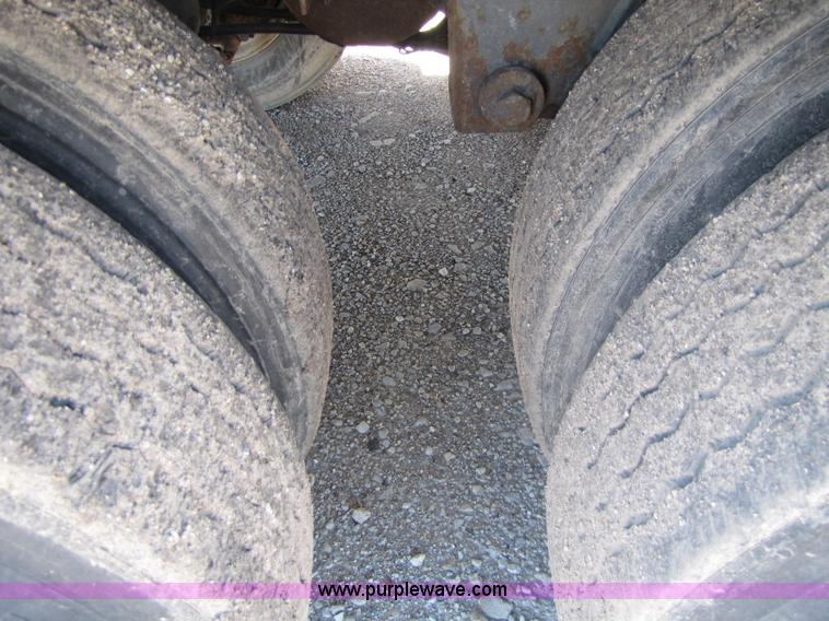 image for item 8491 2001 Great Dane 48' dry van semi trailer