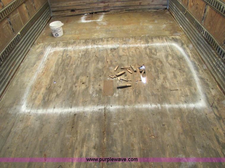 image for item 8491 2001 Great Dane 48' dry van semi trailer