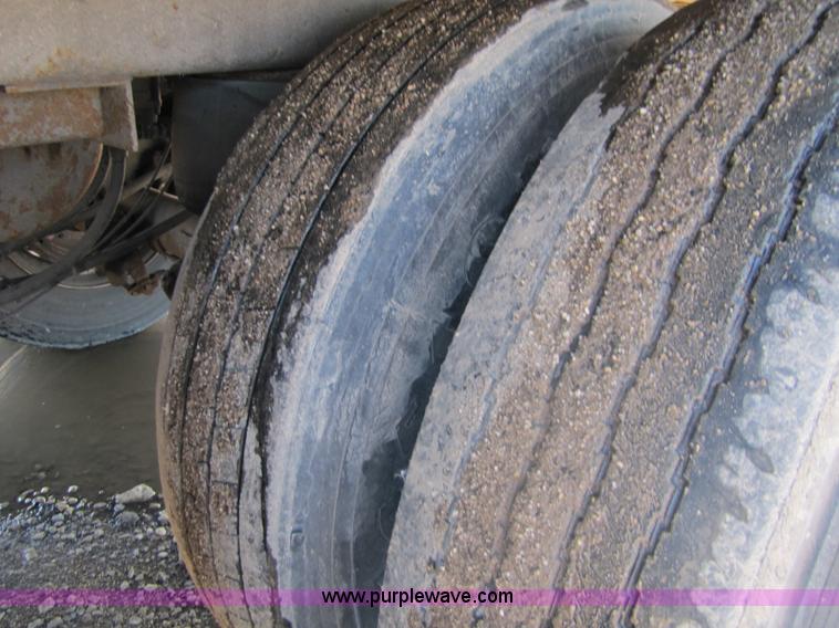 image for item 8492 1999 Great Dane 48' dry van semi trailer