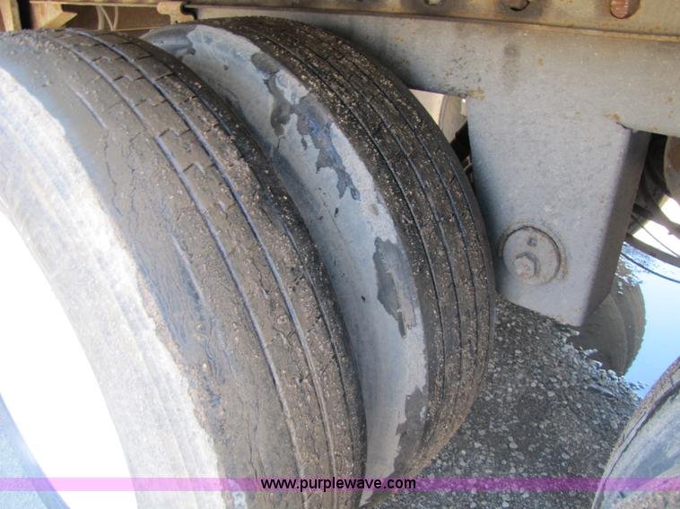 image for item 8492 1999 Great Dane 48' dry van semi trailer