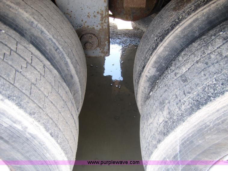 image for item 8493 Great Dane 48' dry van semi trailer