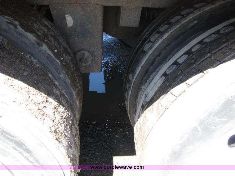 image for item 8494 1999 Great Dane 48' dry van semi trailer