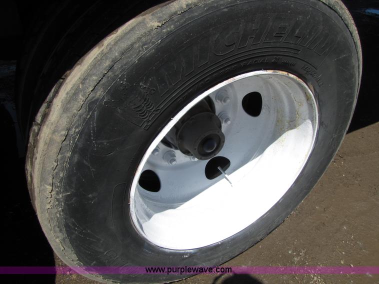 image for item 8494 1999 Great Dane 48' dry van semi trailer