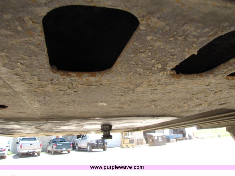 image for item 8494 1999 Great Dane 48' dry van semi trailer