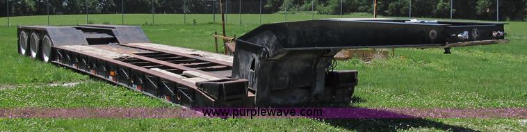image for item 8996 2000 Eager Beaver lowboy trailer
