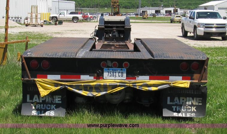 image for item 8996 2000 Eager Beaver lowboy trailer