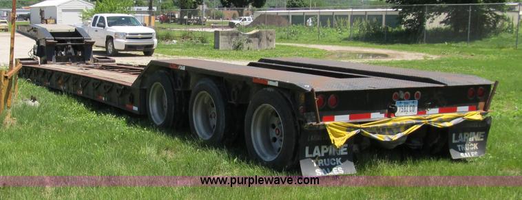 image for item 8996 2000 Eager Beaver lowboy trailer