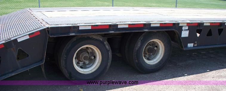 image for item 9000 2005 Trail King TK70HT Hydratail trailer