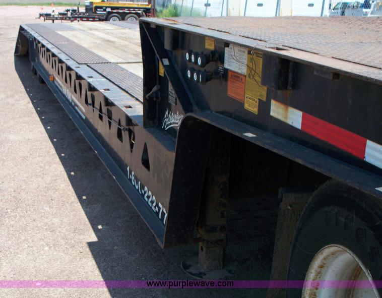 image for item 9000 2005 Trail King TK70HT Hydratail trailer