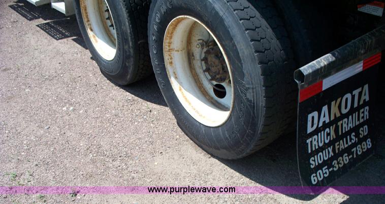 image for item 9000 2005 Trail King TK70HT Hydratail trailer