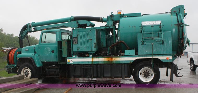 image for item 2192 1995 Ford LN8000 Vac-Con pump truck