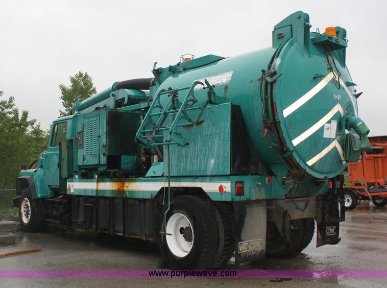 image for item 2192 1995 Ford LN8000 Vac-Con pump truck