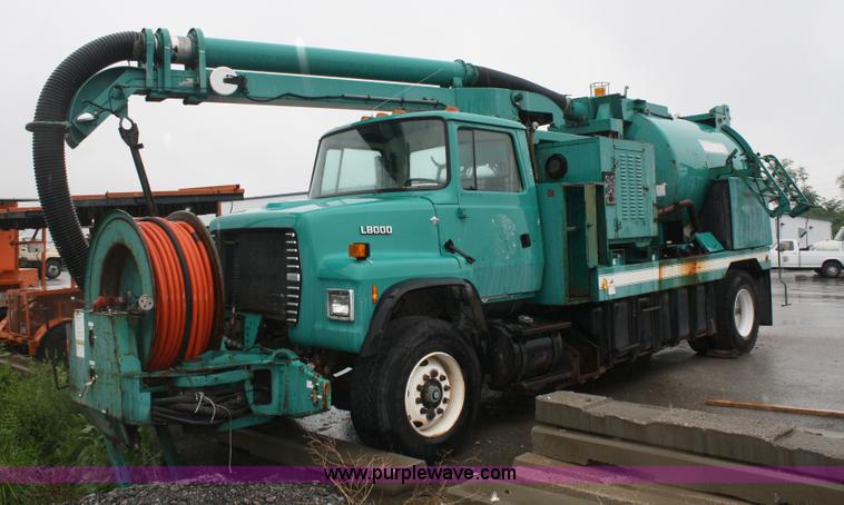 image for item 2192 1995 Ford LN8000 Vac-Con pump truck