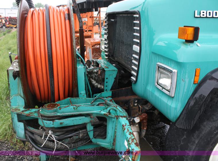 image for item 2192 1995 Ford LN8000 Vac-Con pump truck