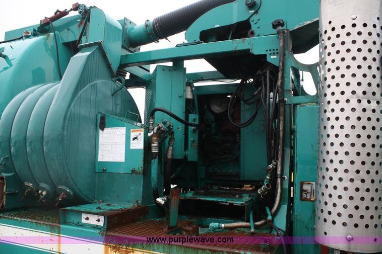 image for item 2192 1995 Ford LN8000 Vac-Con pump truck