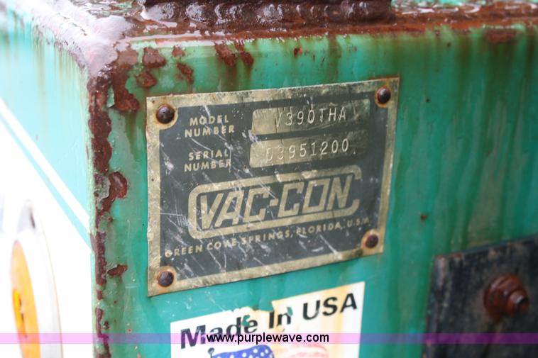 image for item 2192 1995 Ford LN8000 Vac-Con pump truck