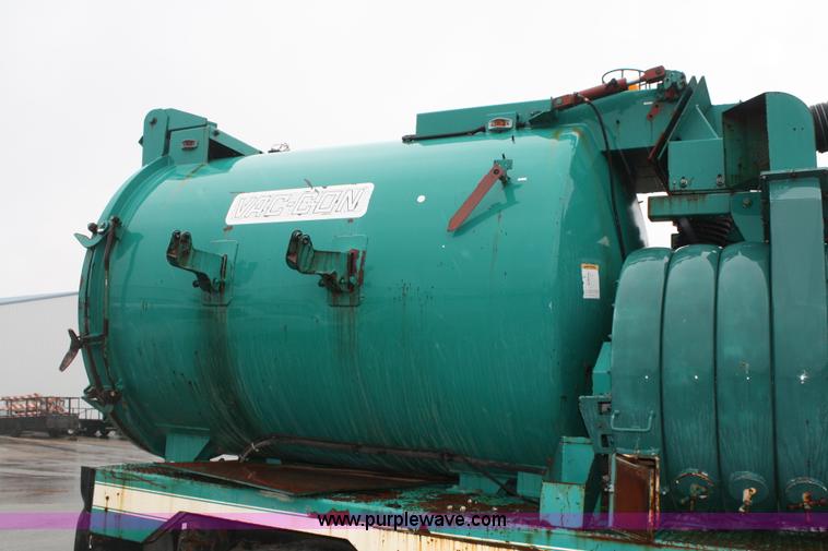 image for item 2192 1995 Ford LN8000 Vac-Con pump truck