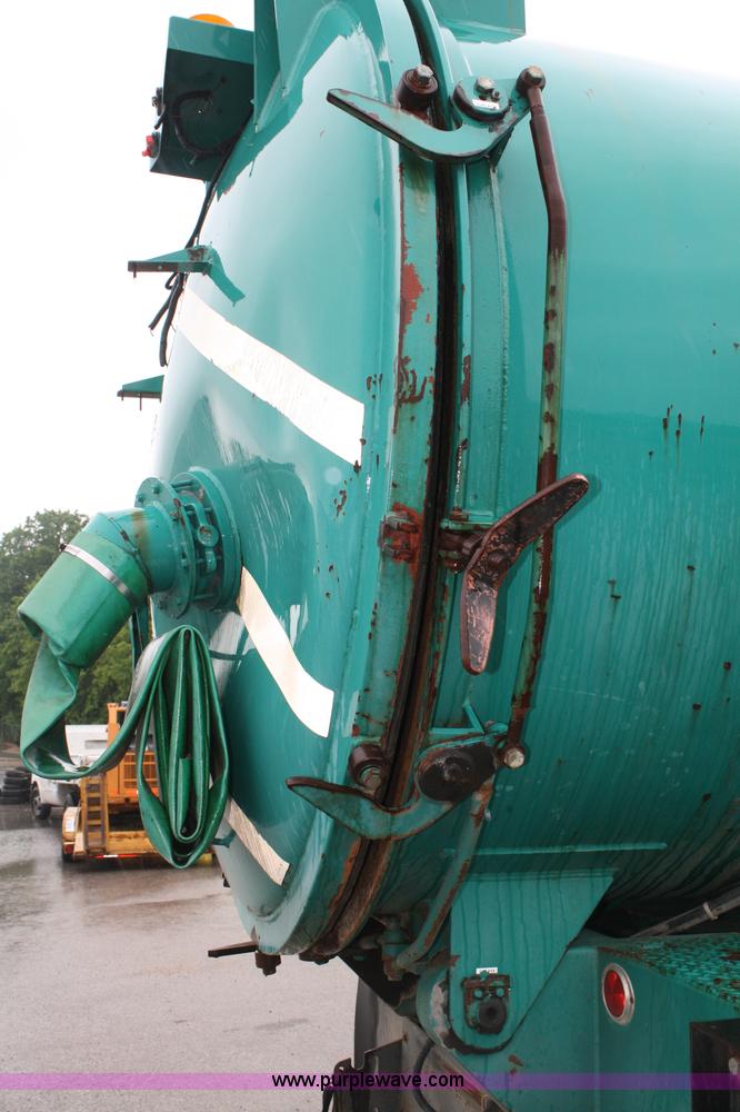 image for item 2192 1995 Ford LN8000 Vac-Con pump truck