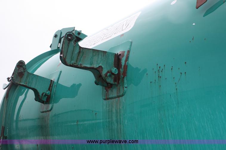 image for item 2192 1995 Ford LN8000 Vac-Con pump truck