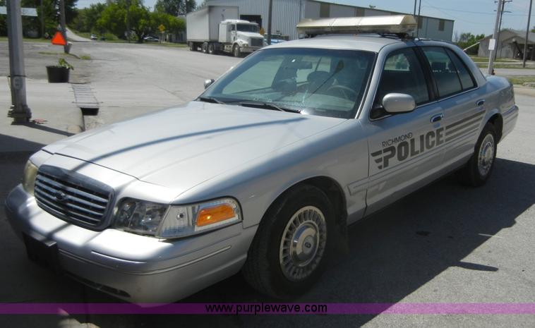 image for item 2226 2002 Ford Crown Victoria Police Interceptor