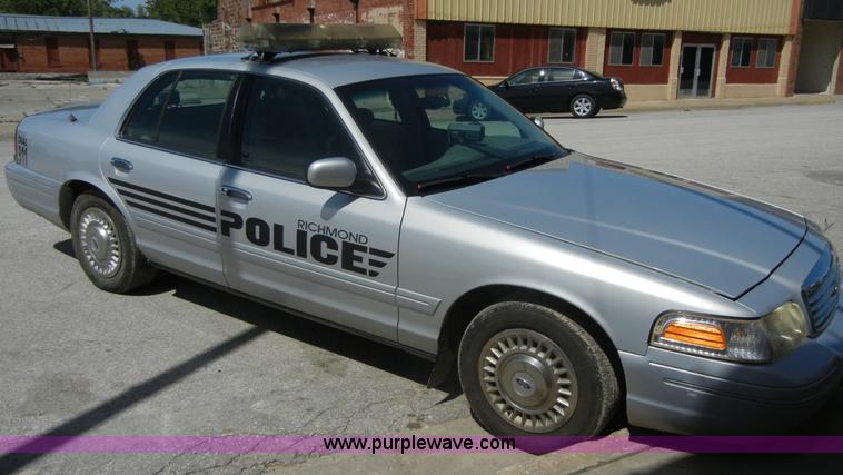 image for item 2226 2002 Ford Crown Victoria Police Interceptor
