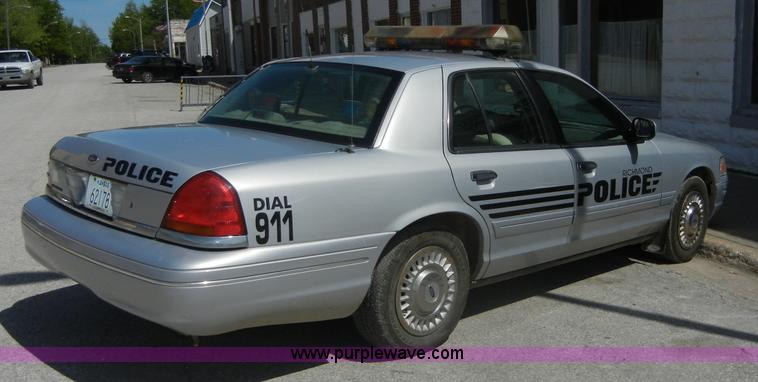 image for item 2226 2002 Ford Crown Victoria Police Interceptor