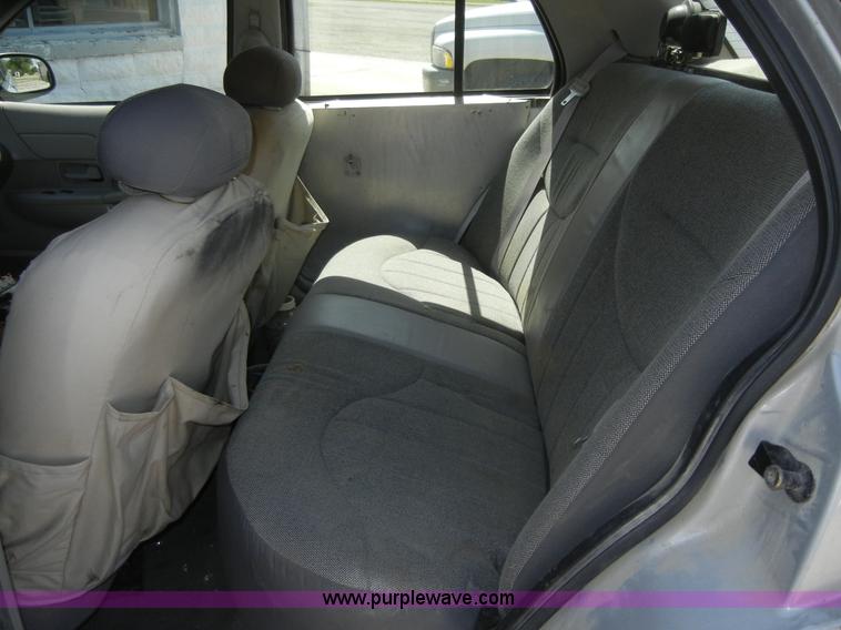 image for item 2226 2002 Ford Crown Victoria Police Interceptor