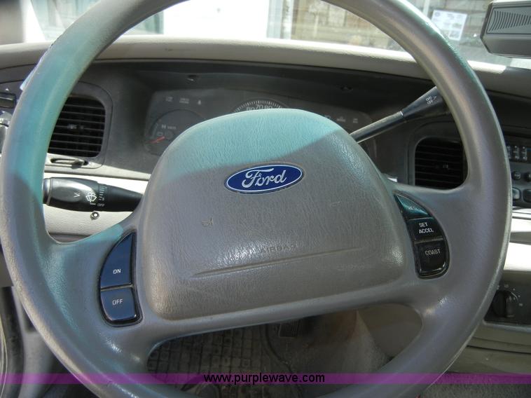 image for item 2226 2002 Ford Crown Victoria Police Interceptor