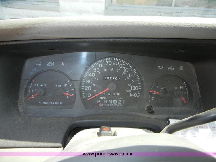 image for item 2226 2002 Ford Crown Victoria Police Interceptor