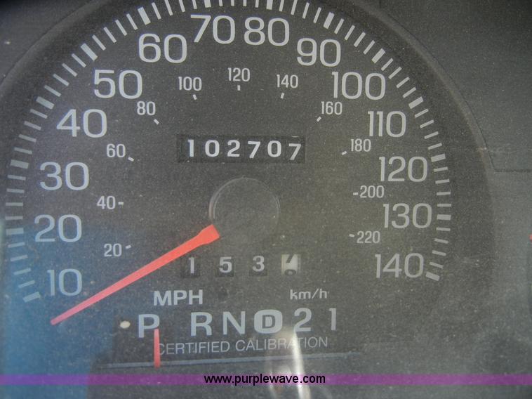 image for item 2226 2002 Ford Crown Victoria Police Interceptor