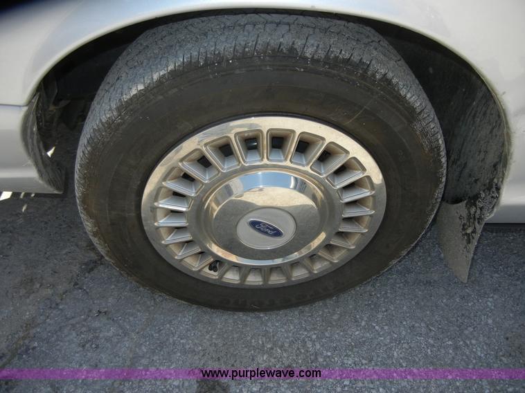 image for item 2226 2002 Ford Crown Victoria Police Interceptor