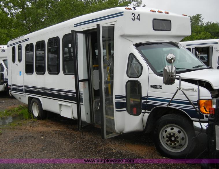 image for item 2250 2003 Ford E450 Super Duty 22 passenger bus
