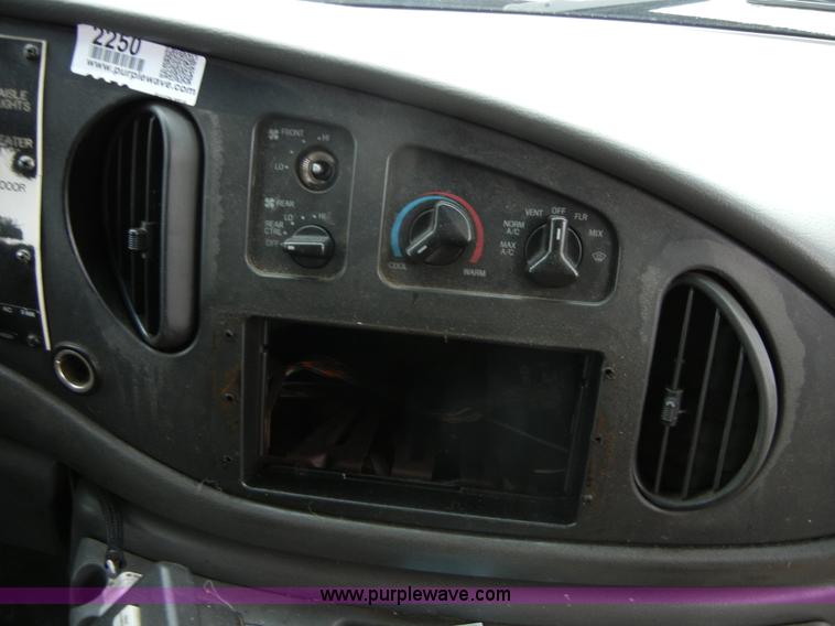 image for item 2250 2003 Ford E450 Super Duty 22 passenger bus