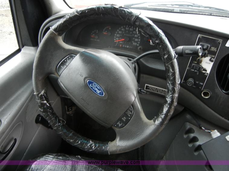 image for item 2250 2003 Ford E450 Super Duty 22 passenger bus