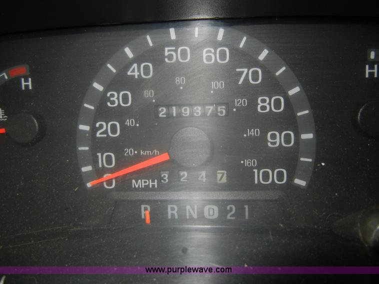 image for item 2250 2003 Ford E450 Super Duty 22 passenger bus