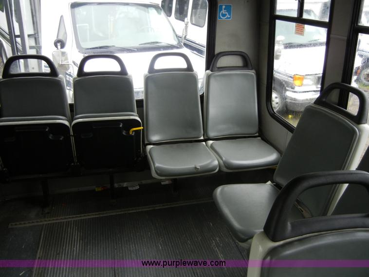image for item 2250 2003 Ford E450 Super Duty 22 passenger bus