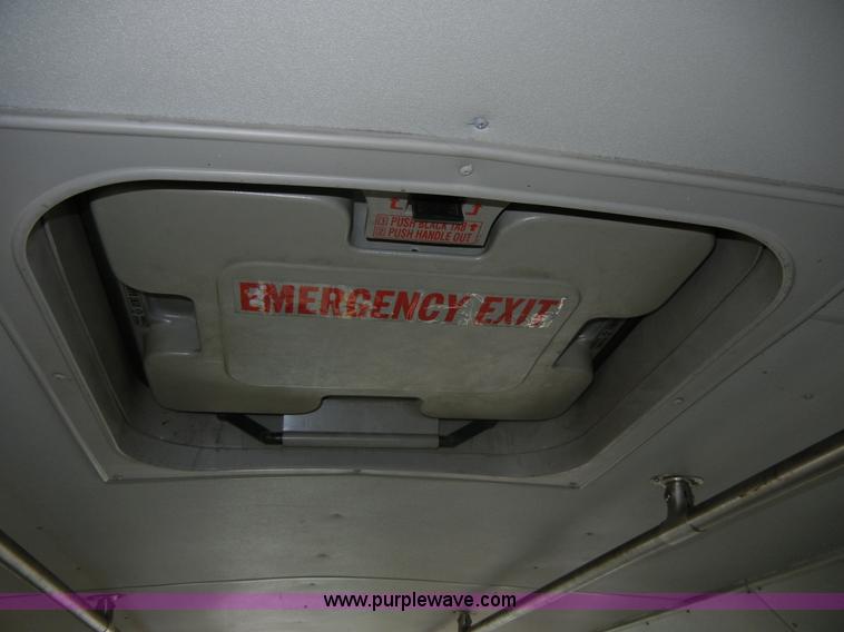 image for item 2250 2003 Ford E450 Super Duty 22 passenger bus