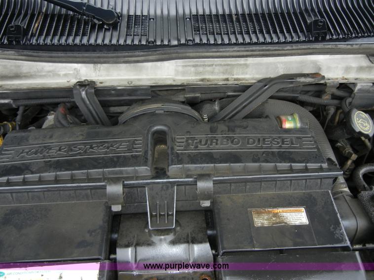 image for item 2250 2003 Ford E450 Super Duty 22 passenger bus