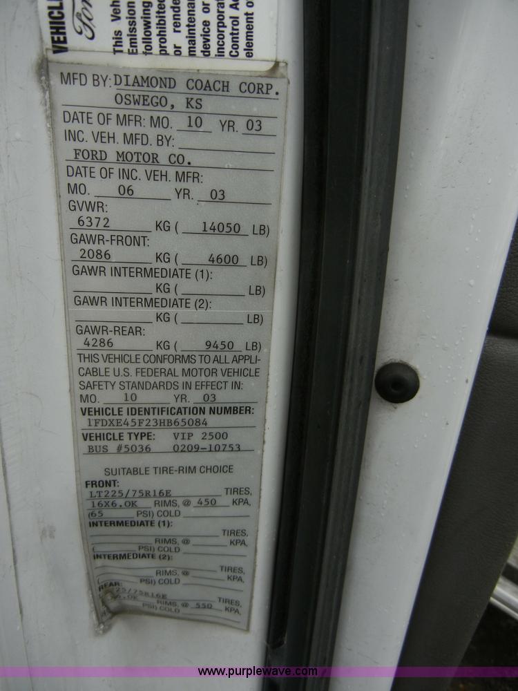 image for item 2250 2003 Ford E450 Super Duty 22 passenger bus